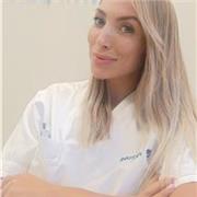 Profesora de fisioterapia para apoyar alumnos presencial y de forma online